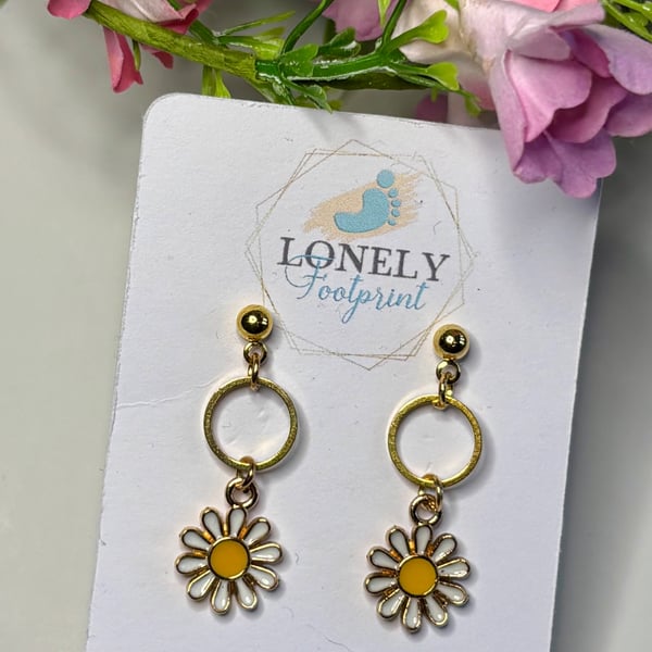 White Daisy Earrings, Floral Charms, Handmade Jewellery 