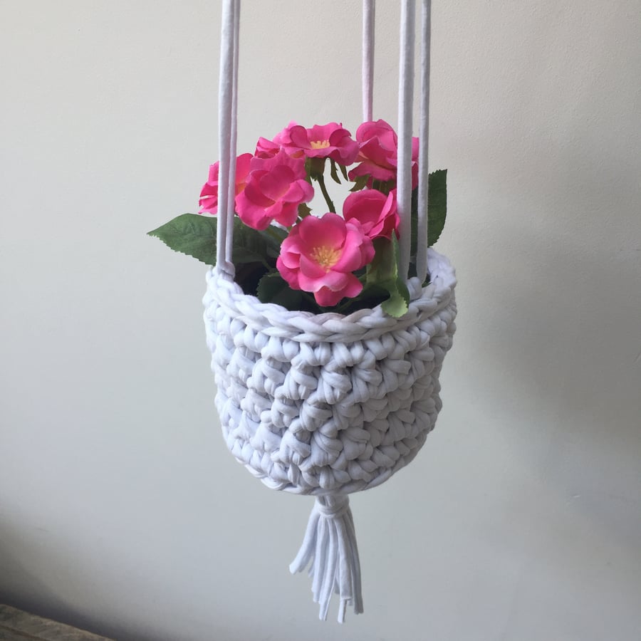Crochet hanging planter - white - free UK shipping