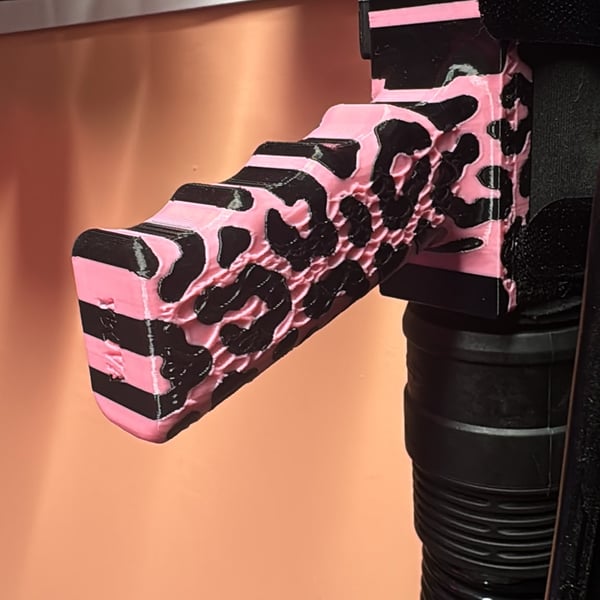 Pawfect grip dryer hose handle in animal print leopard print 