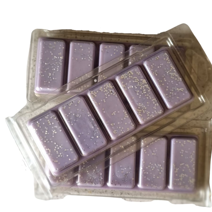 Christmas Fragrance Highly Scented Soy Wax Melts Mistletoe Kiss in Clamshell 60g