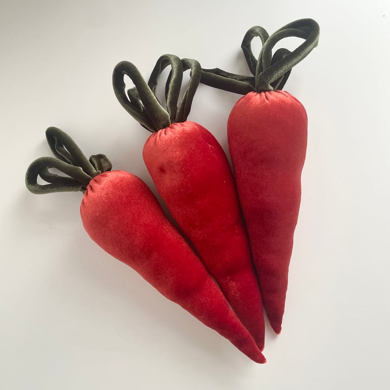 Velvet Carrot Decor Set of 3 Soft Plush Carrots Easter Spring Table Decoration 
