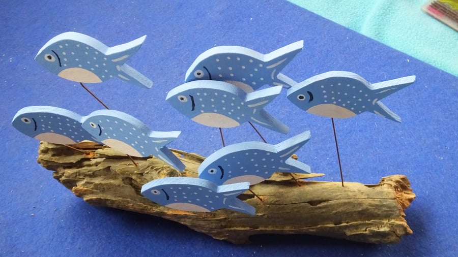 SHOAL OF 8 BLUE & WHITE FISH ORNAMENT MADE FROM NATURAL DRIFTWOOD FROM CORNWALL