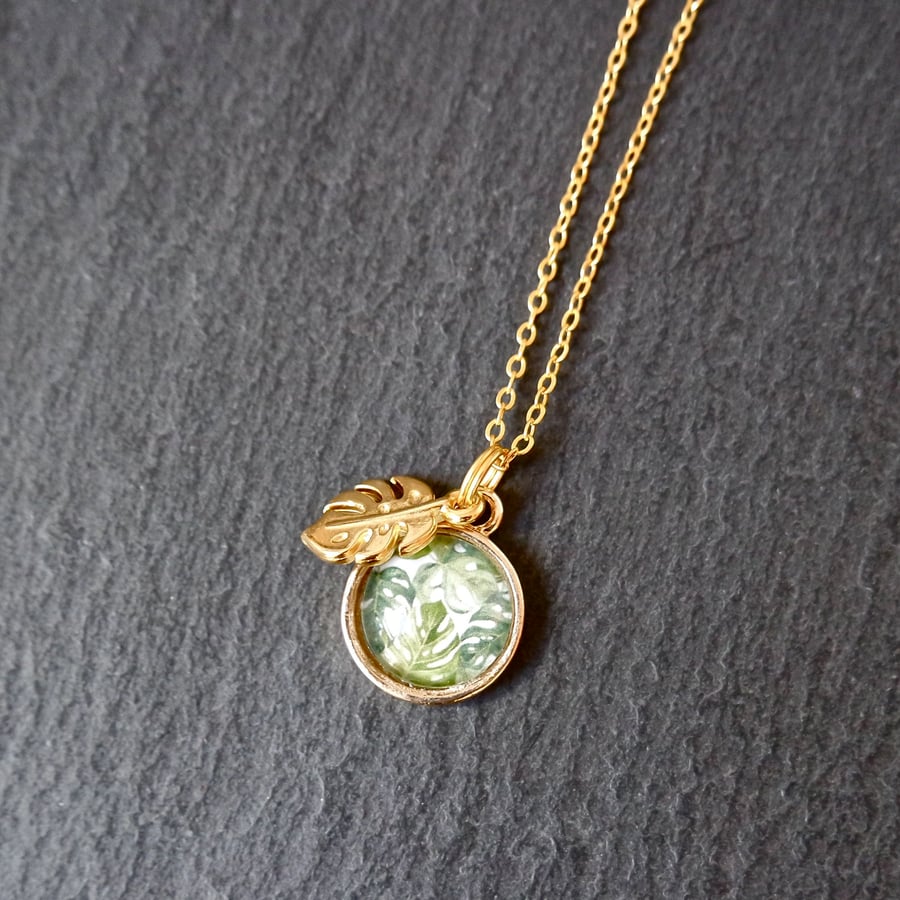 Necklace - tropical monstera palm