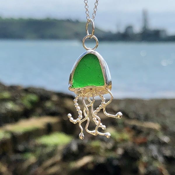 Emerald Green Sea Glass and Sterling Silver Jelly Fish Pendant - 1084