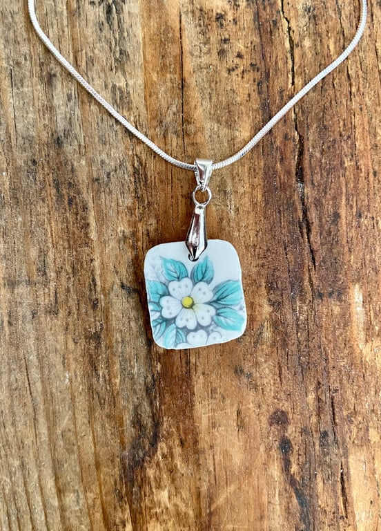 Pretty vintage floral crockery pendent necklace on sterling silver chain 18"