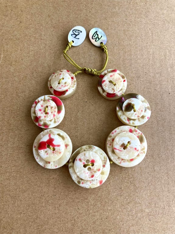 Red and Cream Firework Effect - Vintage Button Adjustable Handmade Bracelet