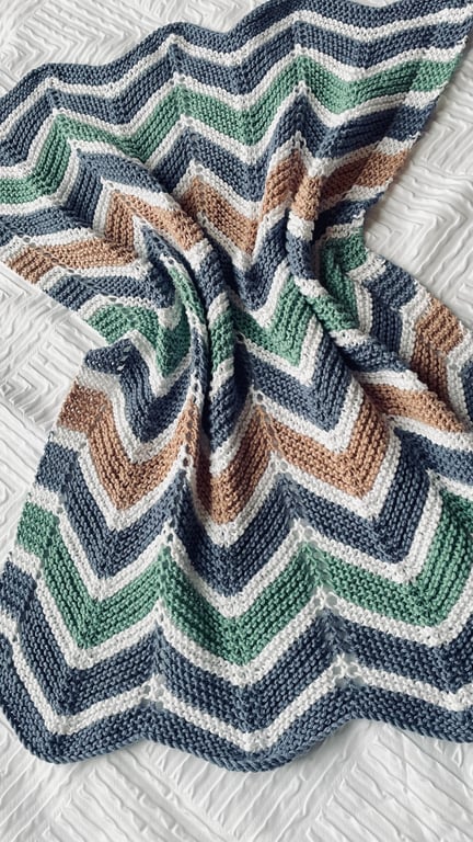 Chevron striped baby blanket 