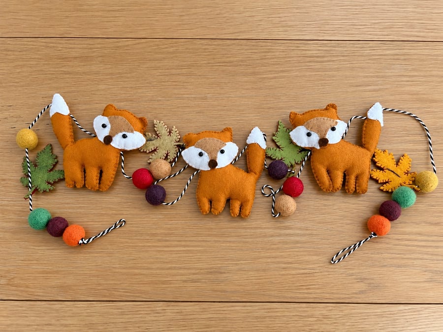 Image of Handmade Felt Fox Garland- Autumn woodland decoration with felt leaves and balls