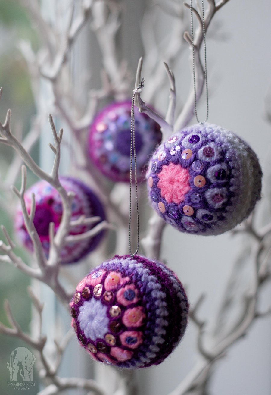 Set of 4 Crochet Christmas Baubles (lavender & magenta)