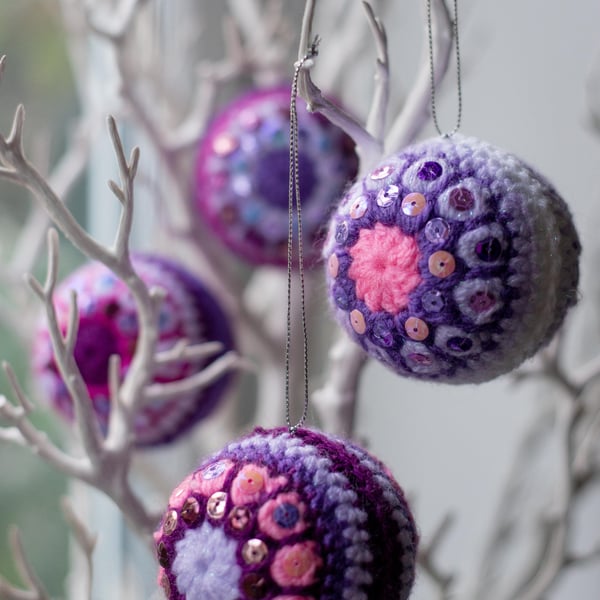 Set of 4 Crochet Christmas Baubles (lavender & magenta)