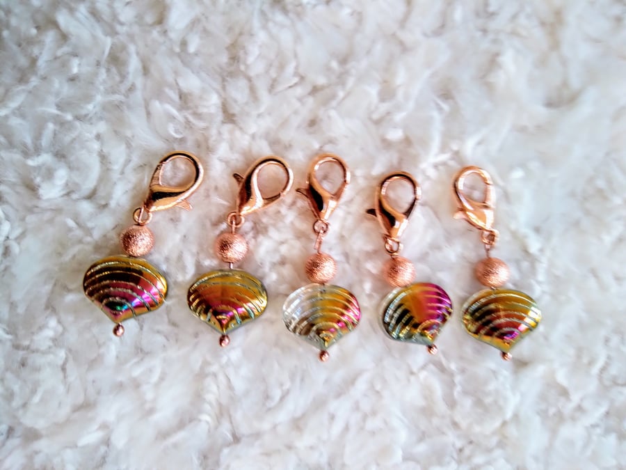 Packet of 5 glass SEASHELL beaded rose-gold STITCH MARKERS for wool craft