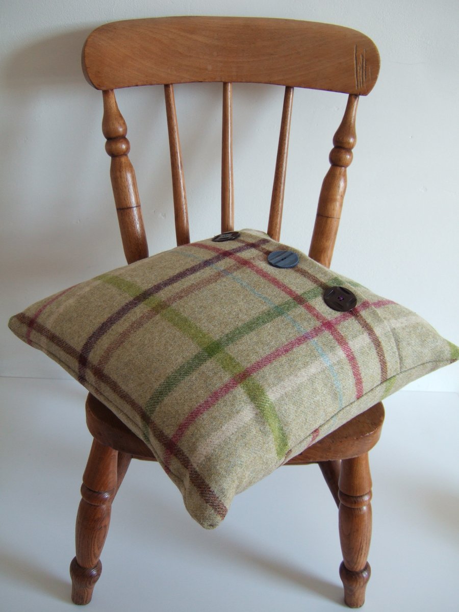 Checked woollen cushion with 3 vintage button opening and feather pad.