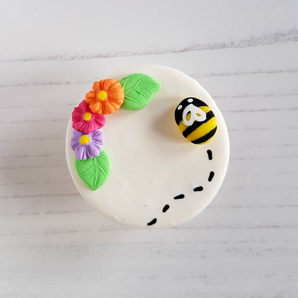 Bees and flowers magnetic needle minder, polymer clay, Spring, nature