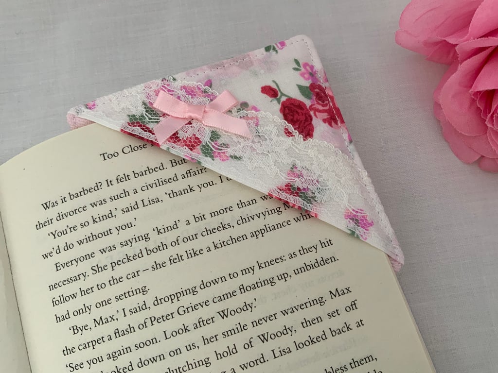 Fabric Corner Bookmark, Page Marker, Readers Gift, Teachers Gift, Bookworm