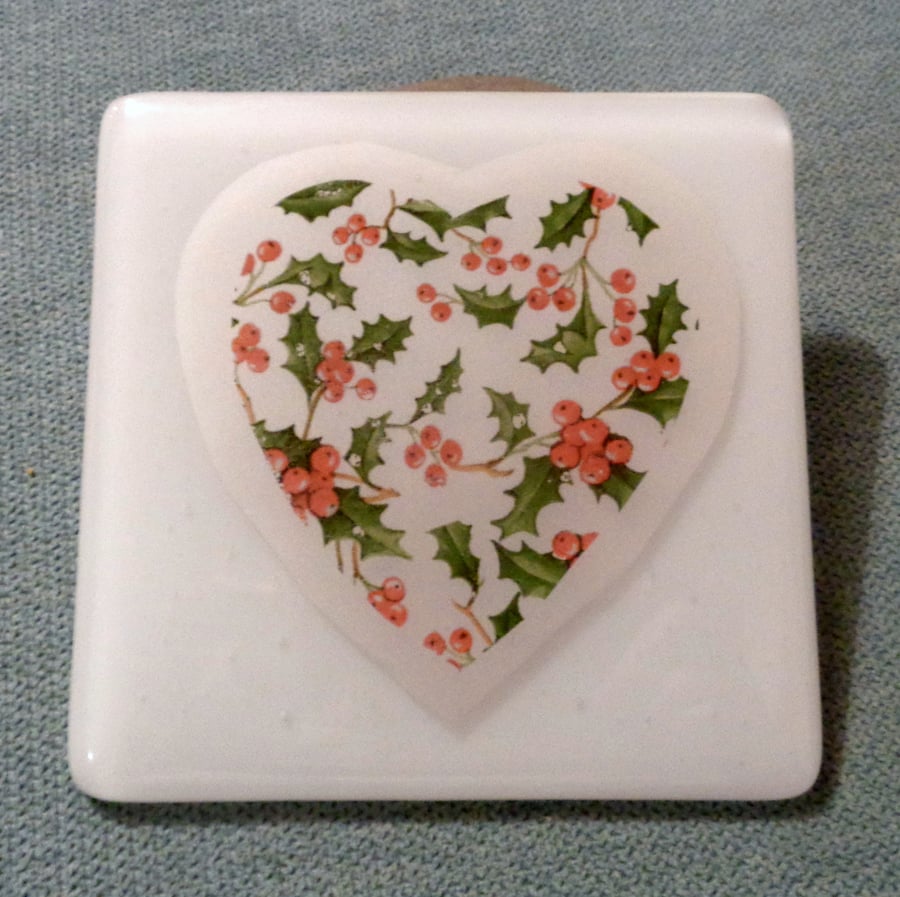 One Christmas fused glass coaster, white & silver with holly patterned heart