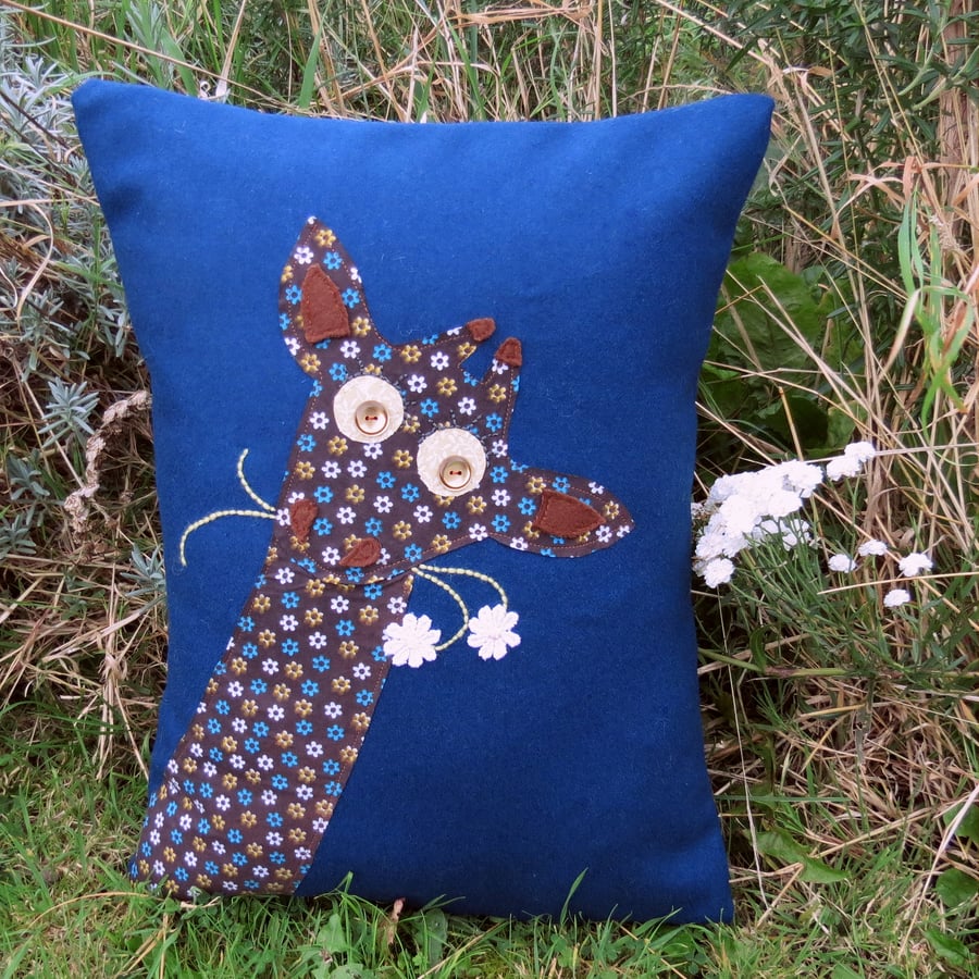 SALE!!!. A quirky giraffe cushion complete with inner cushion pad. Jungle.