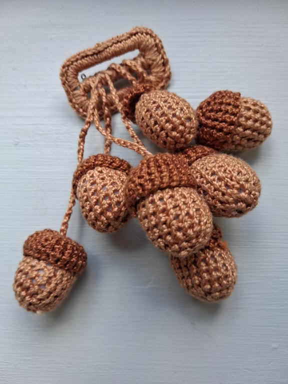 Vintage crochet acorn cluster brooch