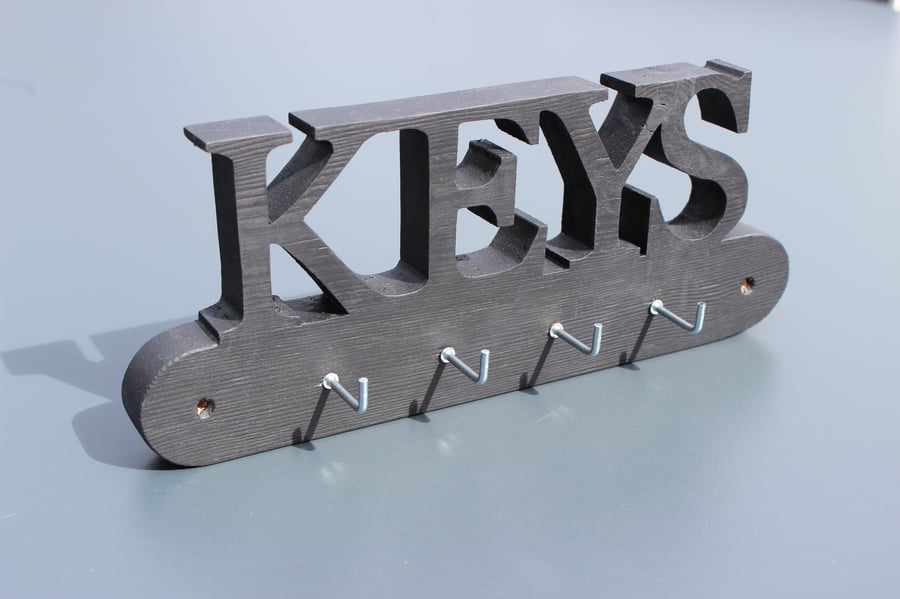 Wooden "KEYS" Wall-Mounted Key Rack – Pine with Brass Hooks