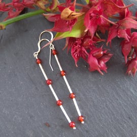 Dangly earrings in sterling silver and red agate