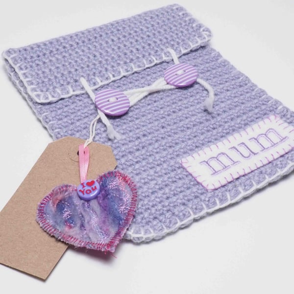 Free P&P. Gift bag & heart keepsake & tag, embroidered 'mum' logo