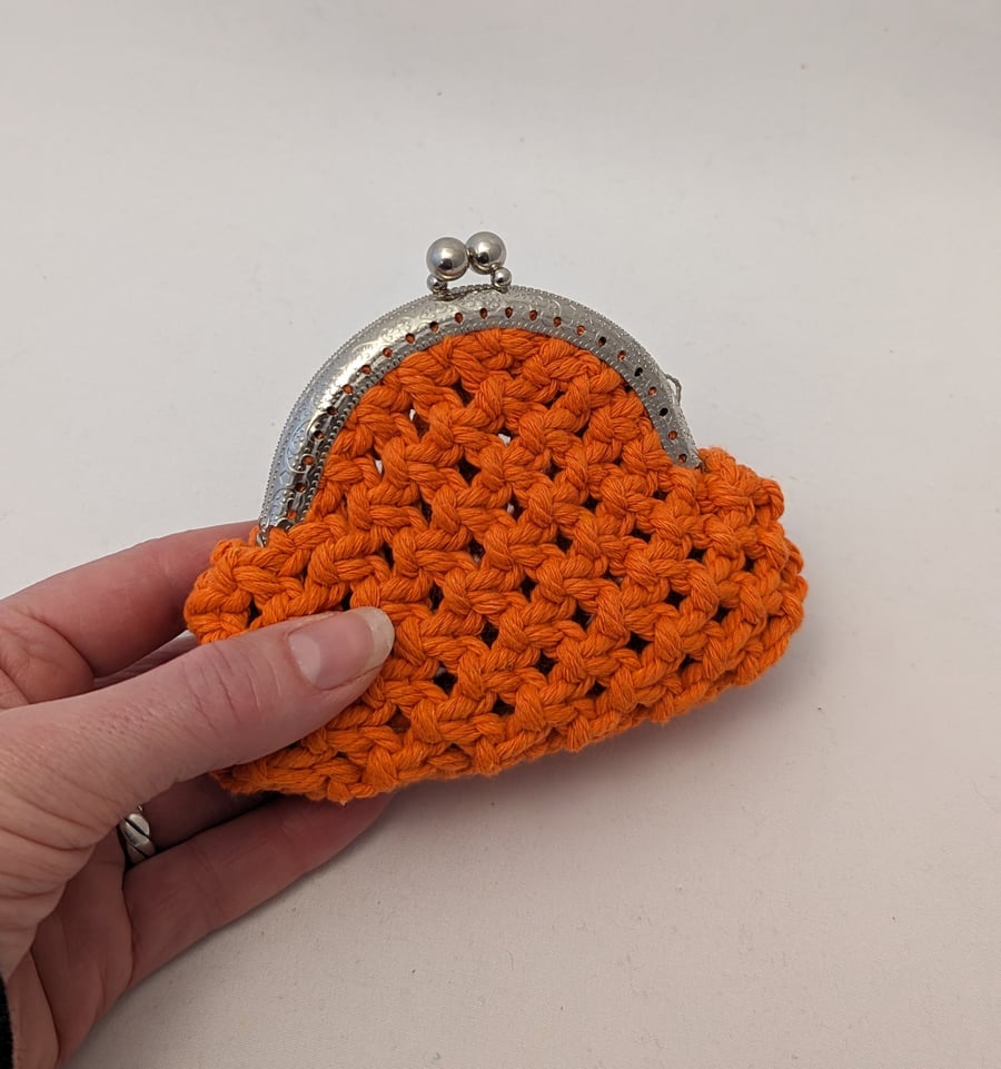 Small macrame coin purse - orange