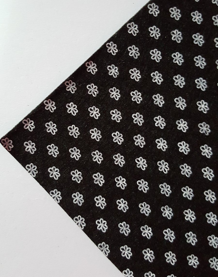 1 x Printed Felt Square - 12" x 12" - Flowers - Black 