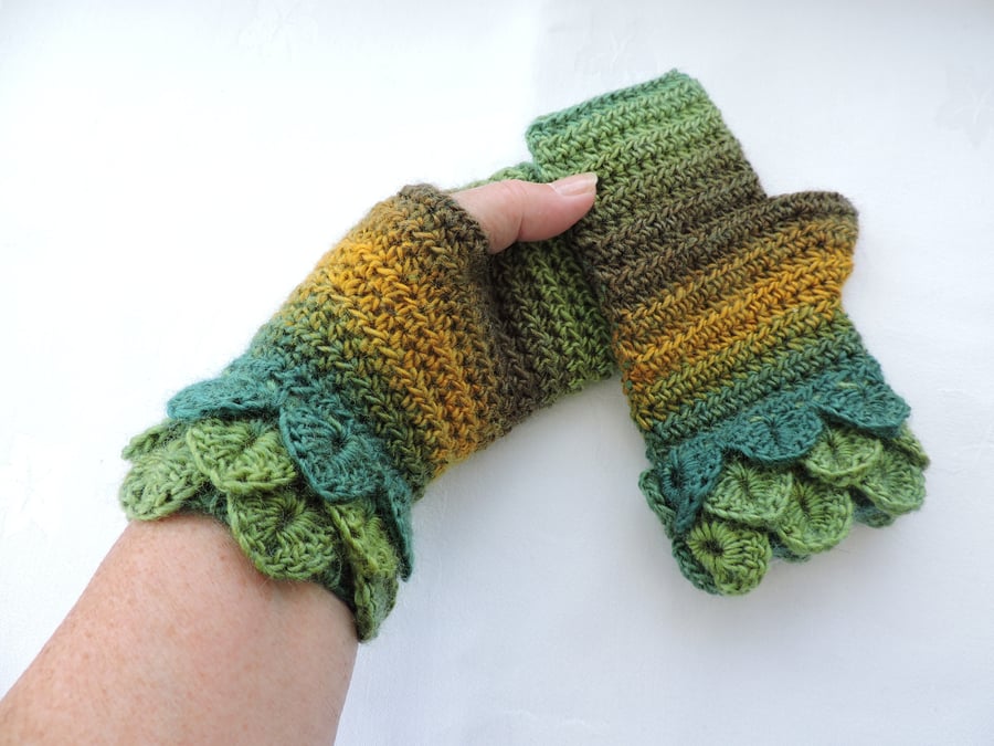 Fingerless Crochet Mitts Wrist Warmers with Dragon Scale Cuffs