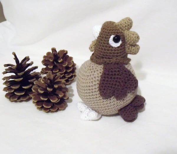 small crocheted cotton chicken, amigurumi decorative hen ornament