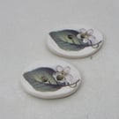 2 Green Leaf Chintz Oval Ceramic Buttons
