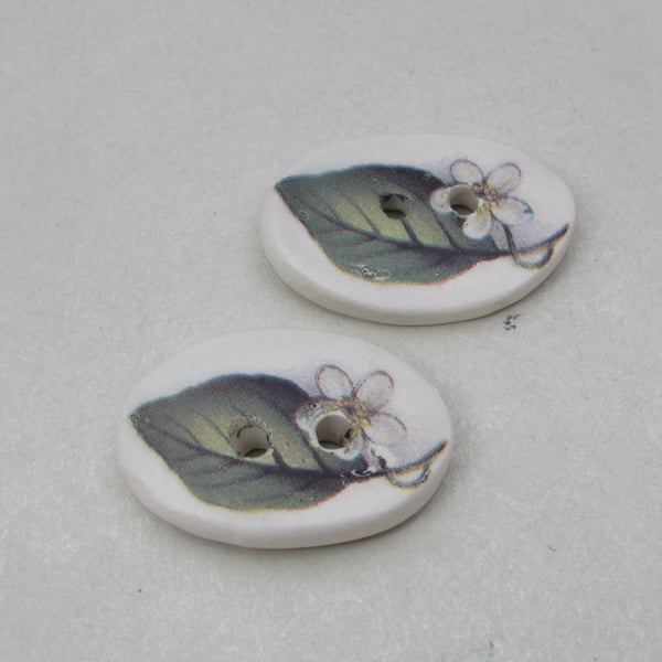 2 Green Leaf Chintz Oval Ceramic Buttons