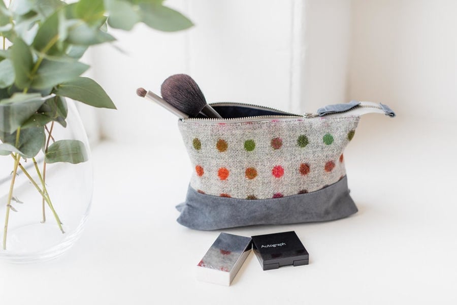 Grey polka dot tweed wash and makeup bag zipper pouch