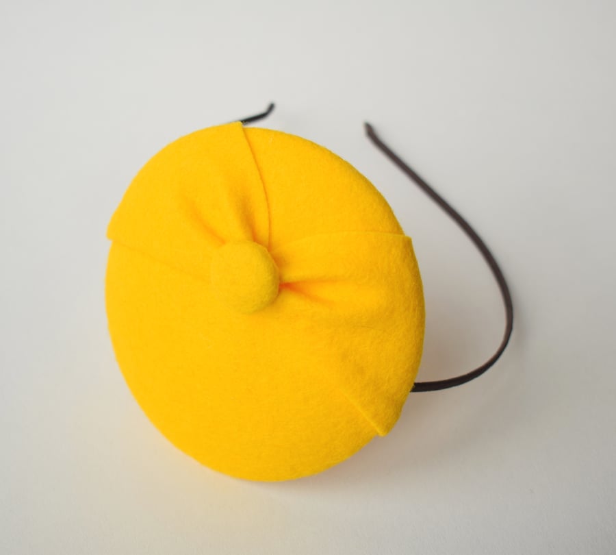 Mini Yellow Felt Fascinator Hat - 50s Pin-Up Retro Vintage Style Hair Accessory
