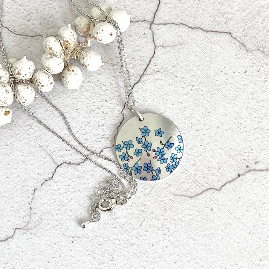 Forget Me Not necklace, 25mm floral disc pendant, handmade jewellery. (114)