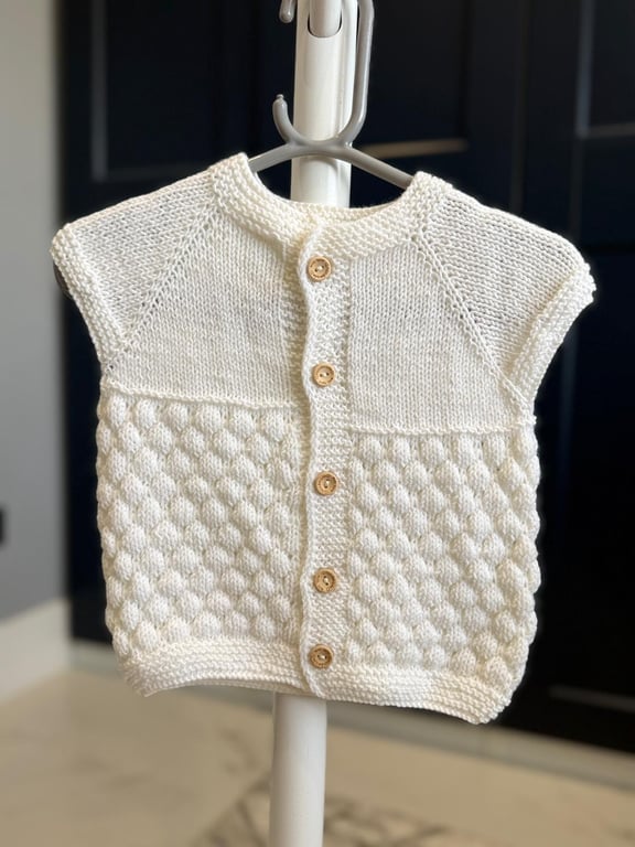 Hand-Knitted Baby Sleeveless Vest Popcorn Stitch – Off White (9-12m)