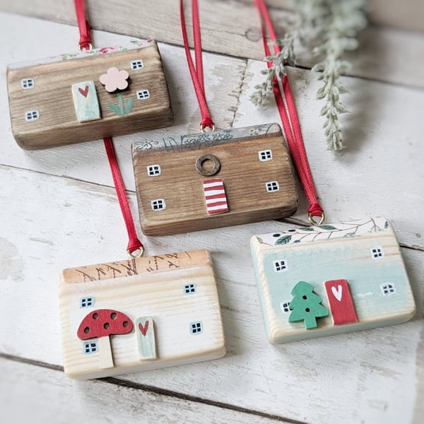 Set of 4 Wooden House Hanging Decorations Seasons 