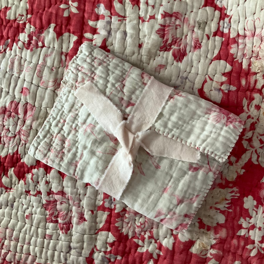 Vintage Quilt Embroidery Folder or Huswif