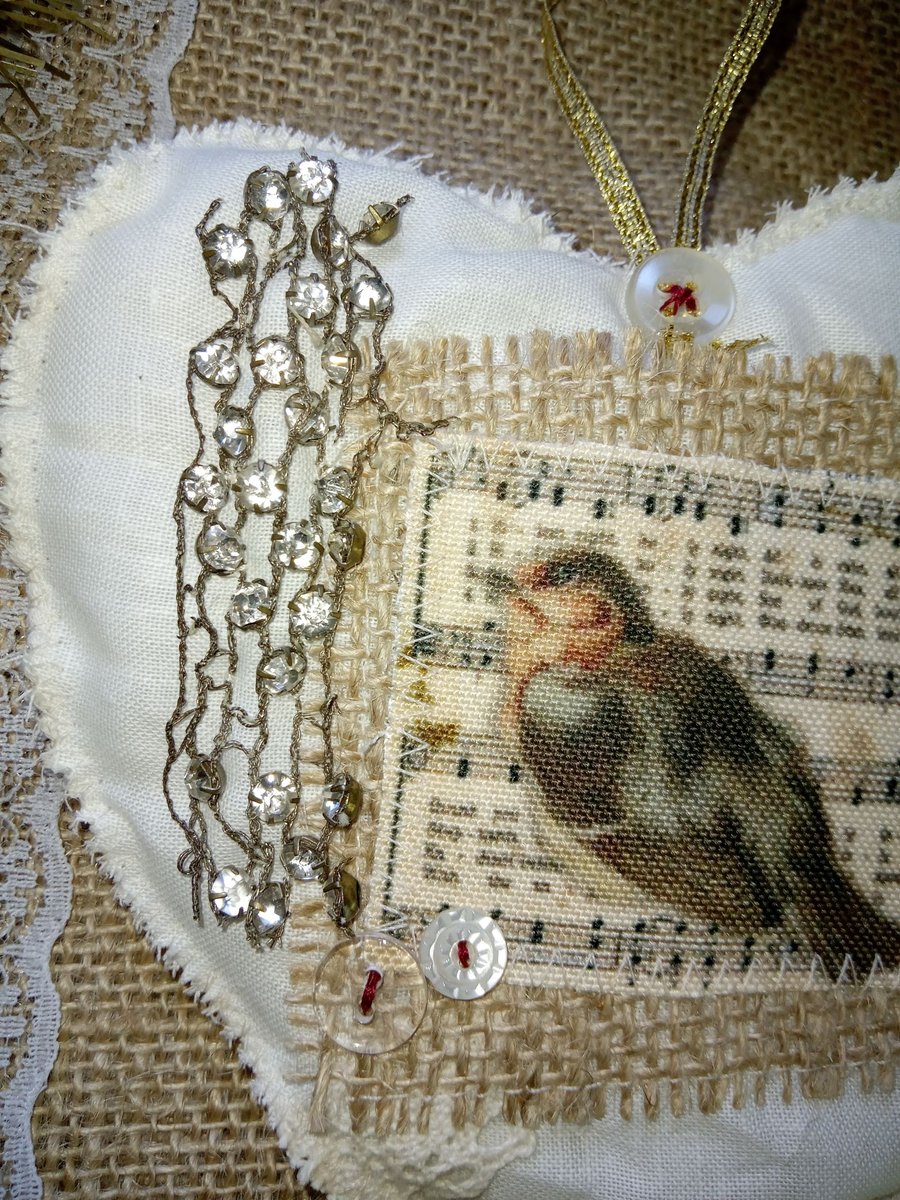 Christmas robin heart hanging decoration