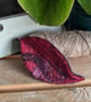 Felted leaf brooch : red - Image 1