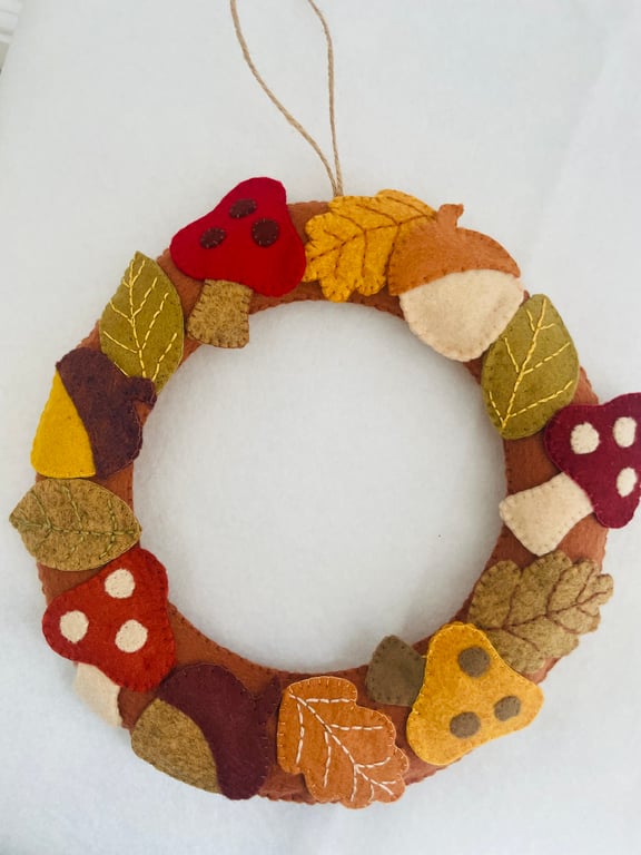 Autumn Felt wreath - acorns and toadstools 