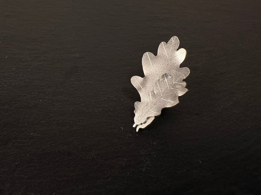 Silver Oak Leaf Lapel Pin