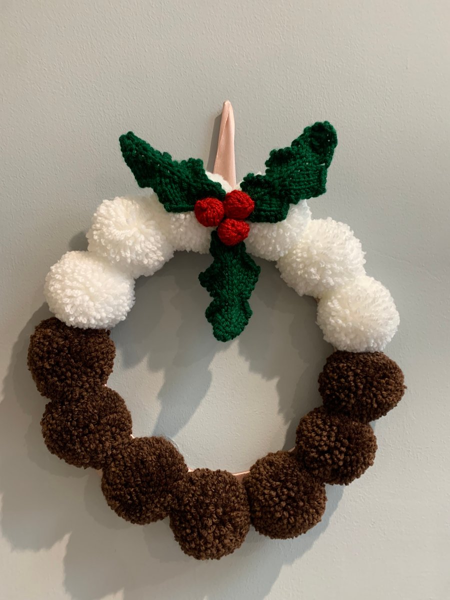 Christmas pudding Pom Pom wreath
