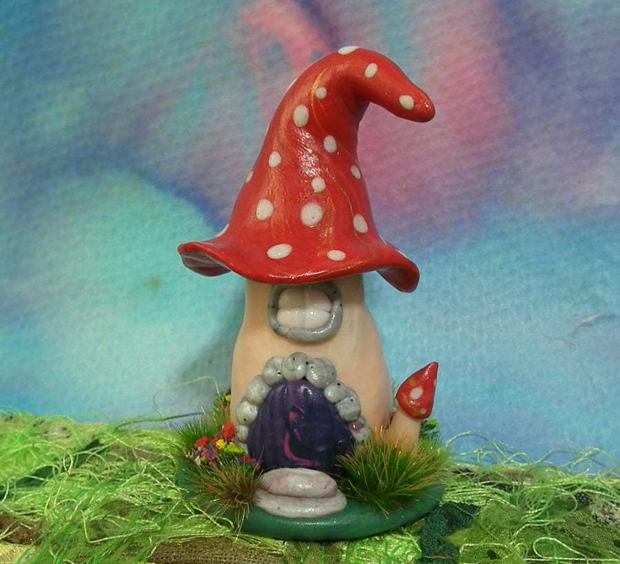 Tiny Wildwood Spryte House OOAK Sculpt by Ann Galvin