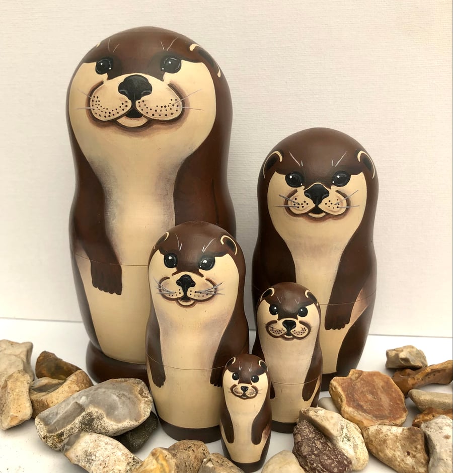Otter family set of 5 nesting dolls