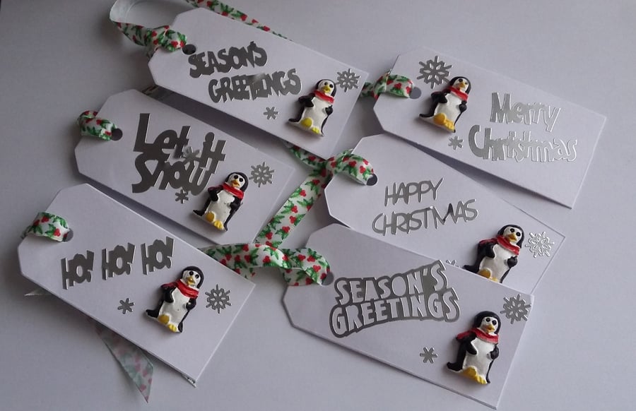 CHRISTMAS GIFT TAGS WITH PENGUINS