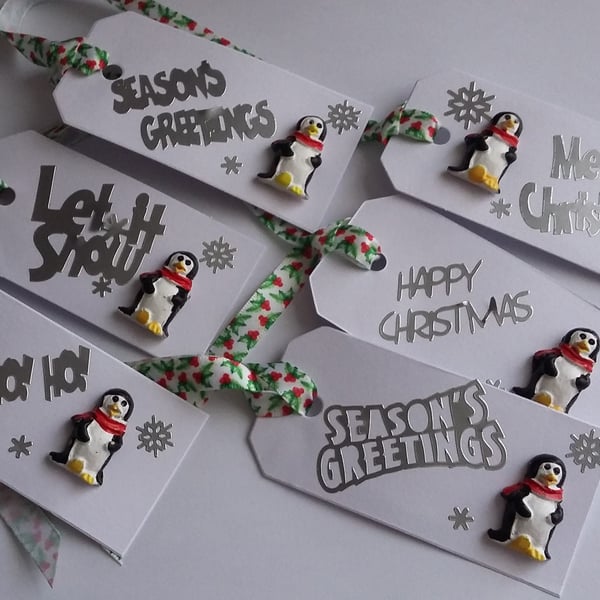 CHRISTMAS GIFT TAGS WITH PENGUINS