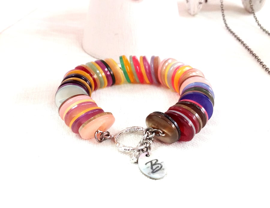 ON SALE  FY170b - Beautiful rainbow color theme vintage buttons bracelet