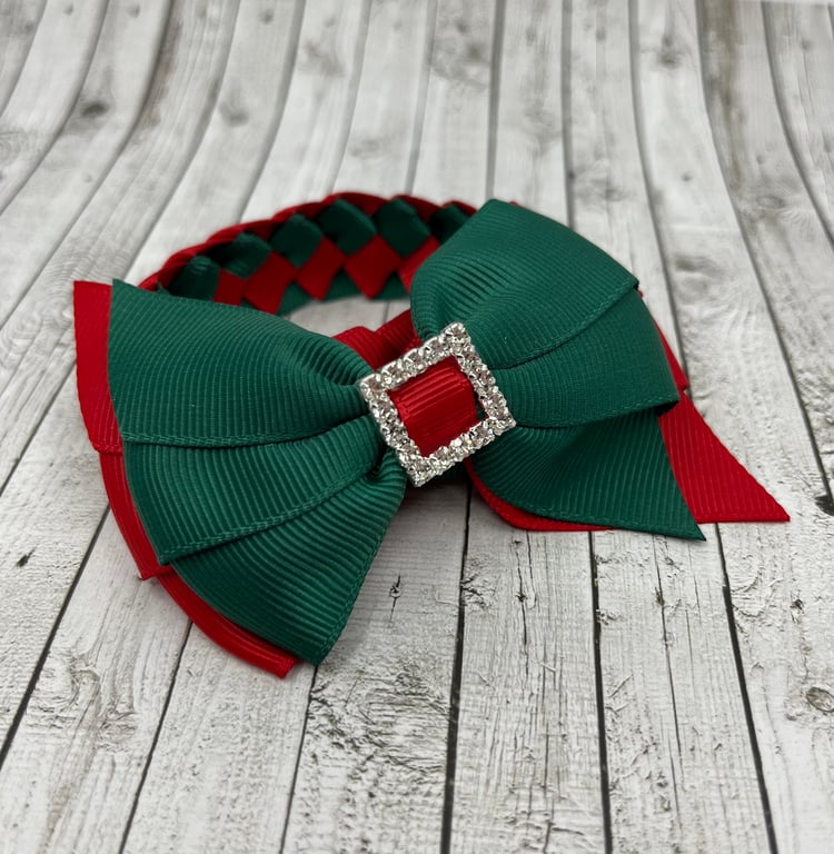 School Hunter Green and Red Pleated Bun Wrap
