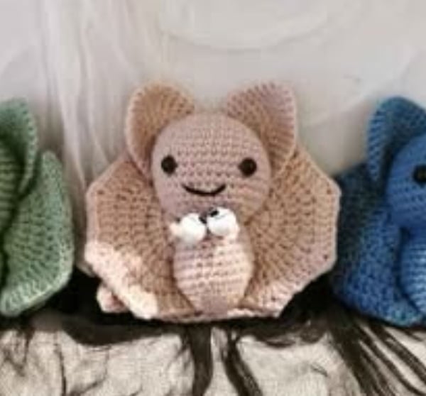 Set of 3 sitting Bats