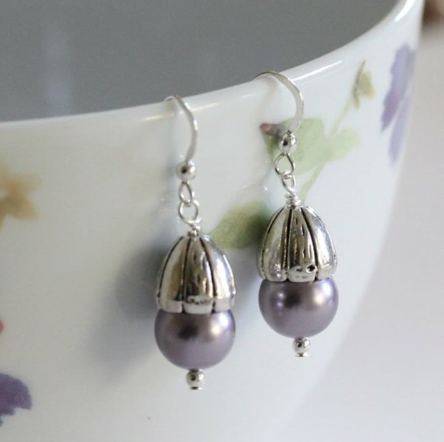 Pearl earrings, Dangle earrings