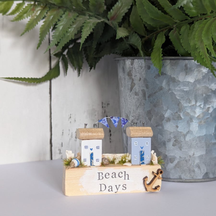 Handmade Coastal Cottage Scene Home Decor 'Beach Days'